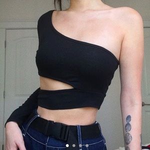 One shoulder cut out crop top